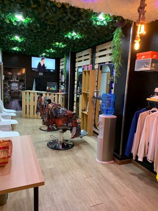 VENDO MATERIAL DE BARBERÍA