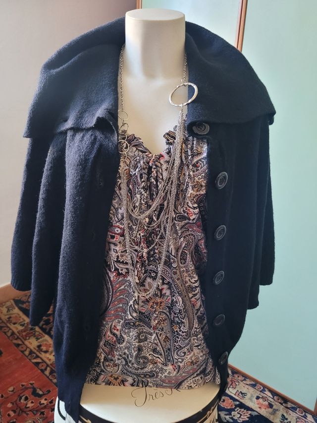 Cardigan e blusa