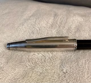 Bolígrafo chapado plata Cross USA y funda de piel