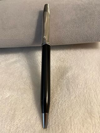 Bolígrafo chapado plata Cross USA y funda de piel