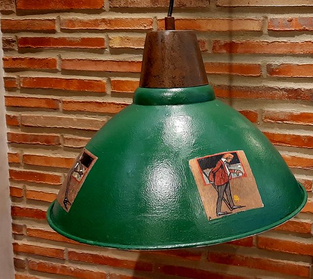 Lámpara metálica vintage billar.