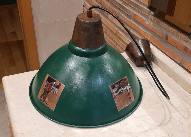 Lámpara metálica vintage billar.