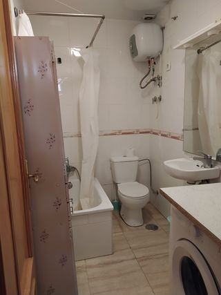 Se alquila habitación