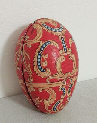 Uovo scatola vintage in metallo