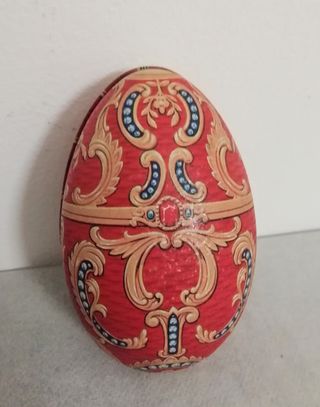 Uovo scatola vintage in metallo