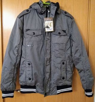 Cazadora con capucha para hombre