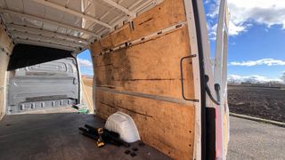 panelado interior compartimento de carga y suelo