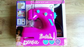 MAQUINA DE COSER DE BARBIE