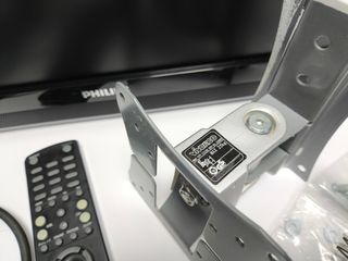 Televisión LCD 20" + soporte pared