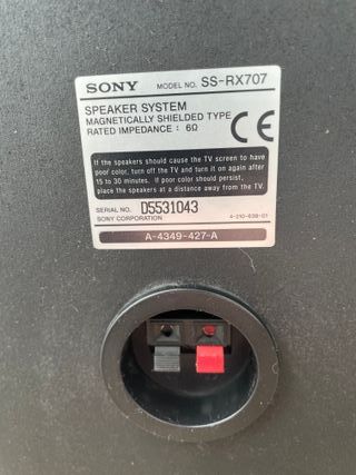 Altavoces Sony modelo SS-RX707