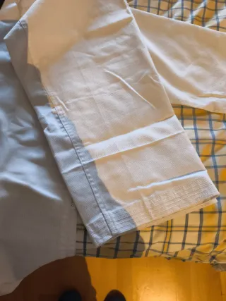 Traje taekwondo. Envío con Inpost.