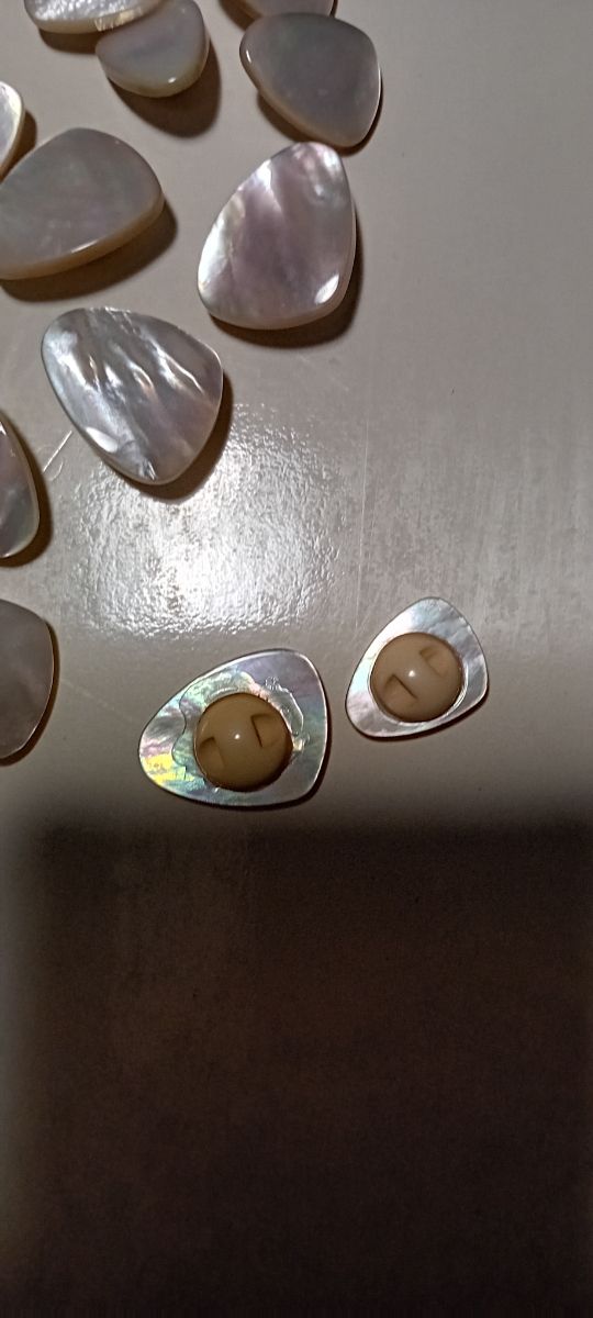 Bottoni vetro madreperla