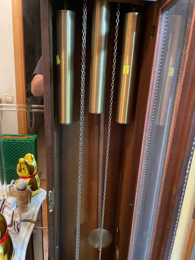 Reloj de Pie, en Madera, (Antigüedad)según está en