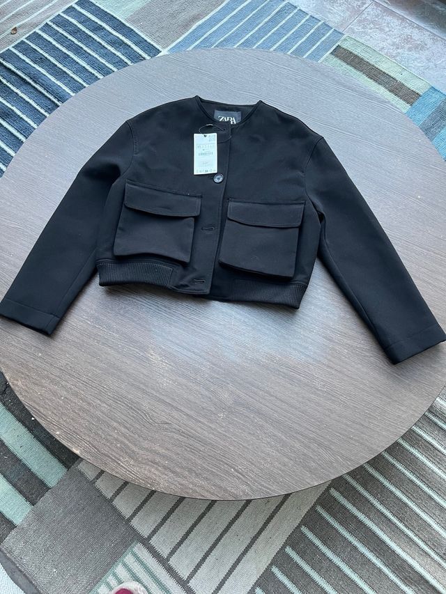 Chaqueta negra de Zara. Sin estrenar