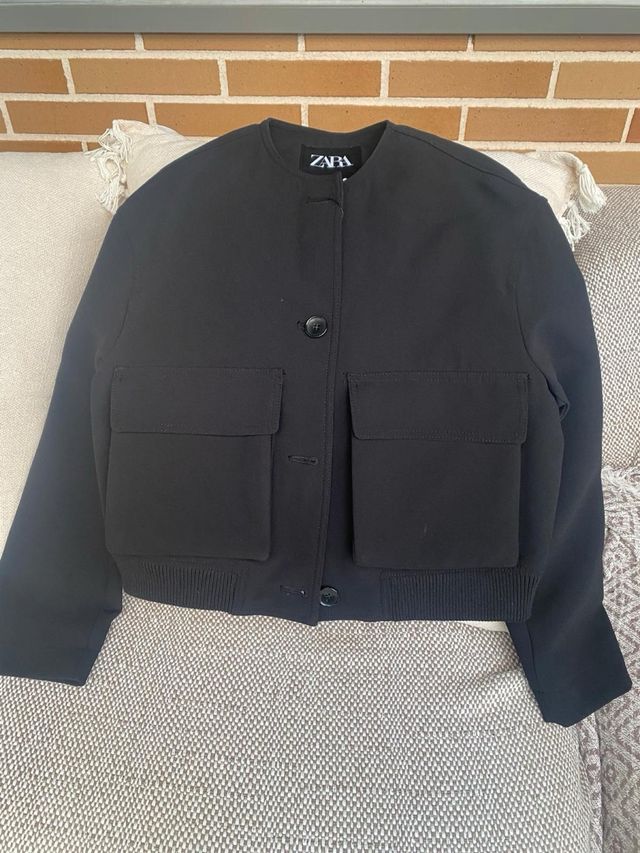 Chaqueta negra de Zara. Sin estrenar
