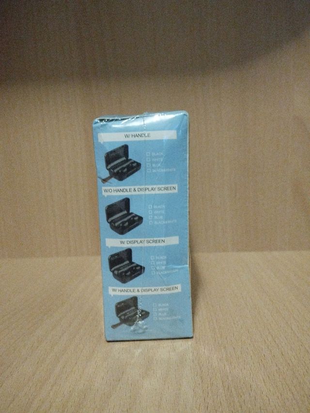 True wireless earbuds with powerbank