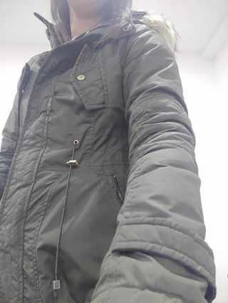 Casaco impermeável com capuz