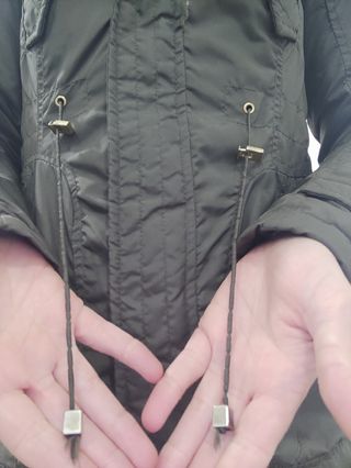 Casaco impermeável com capuz