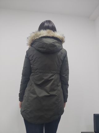 Casaco impermeável com capuz