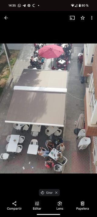 Toldo motorizado a 2 aguas
