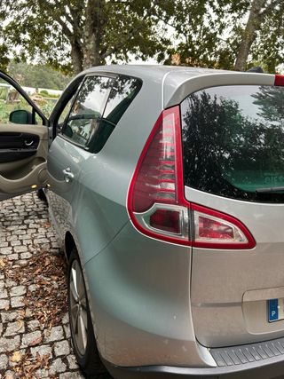 Renault Scenic 2011