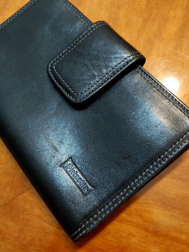 Portafoglio, borsa del marchio PIELNOBLE -