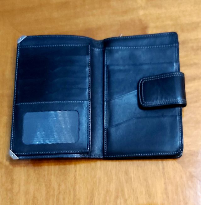 Portafoglio, borsa del marchio PIELNOBLE -