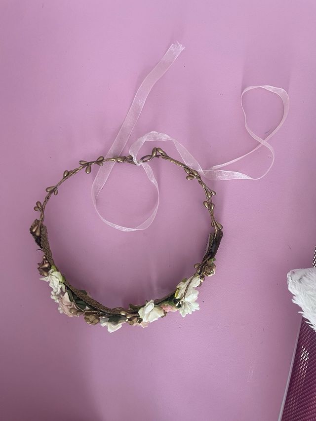 Corona paniculata niña