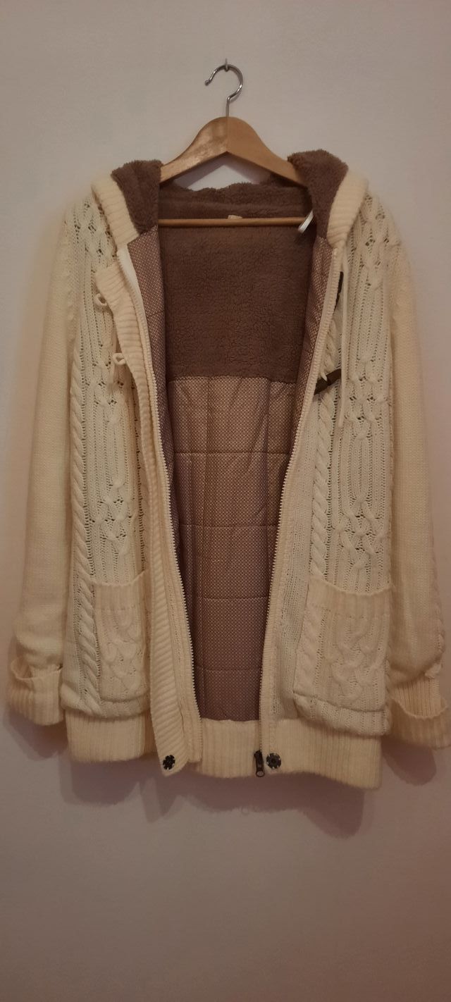 Cárdigan de punto en color crudo