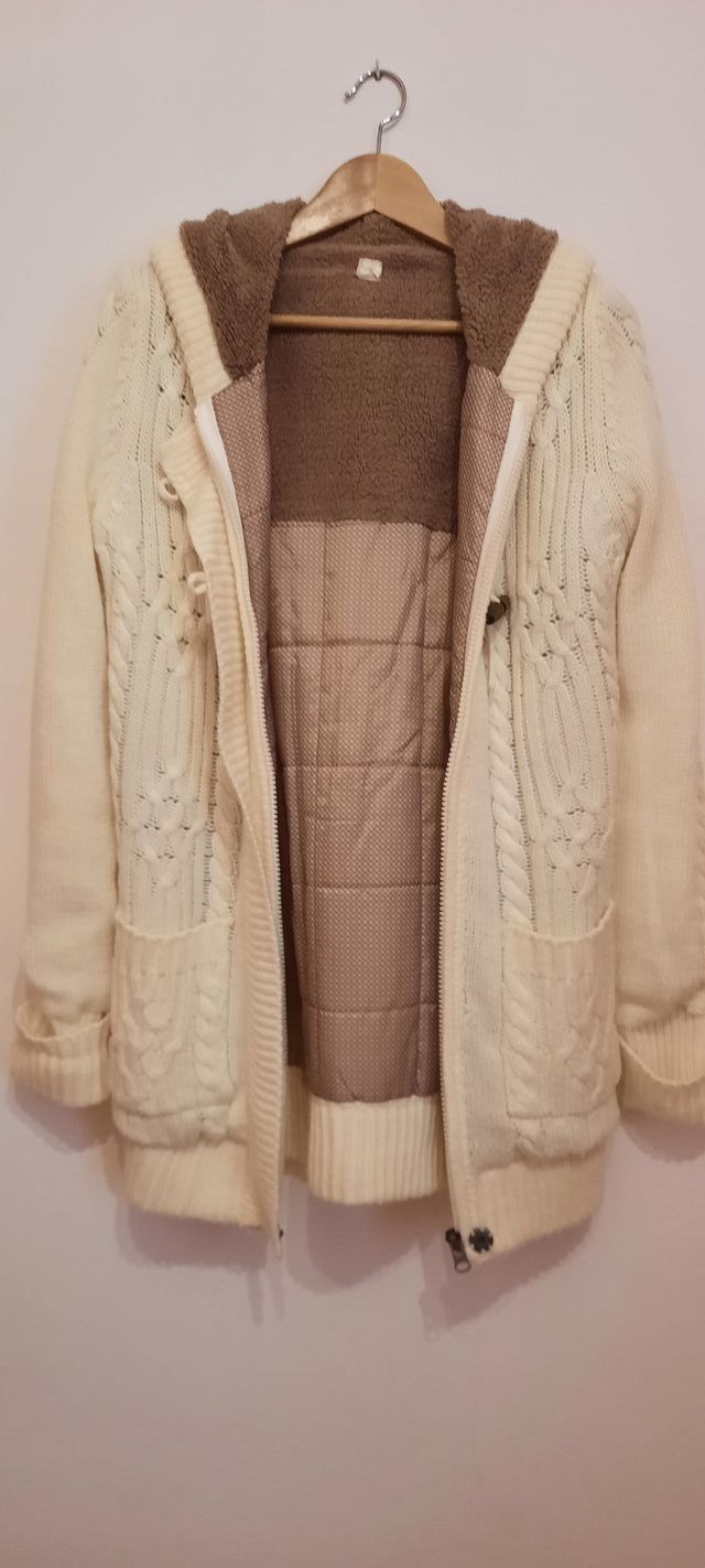 Cárdigan de punto en color crudo