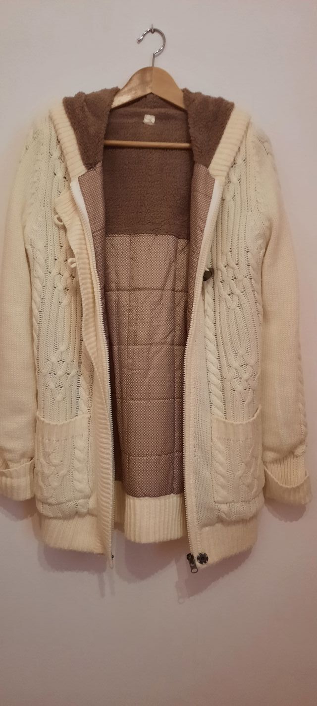 Cárdigan de punto en color crudo