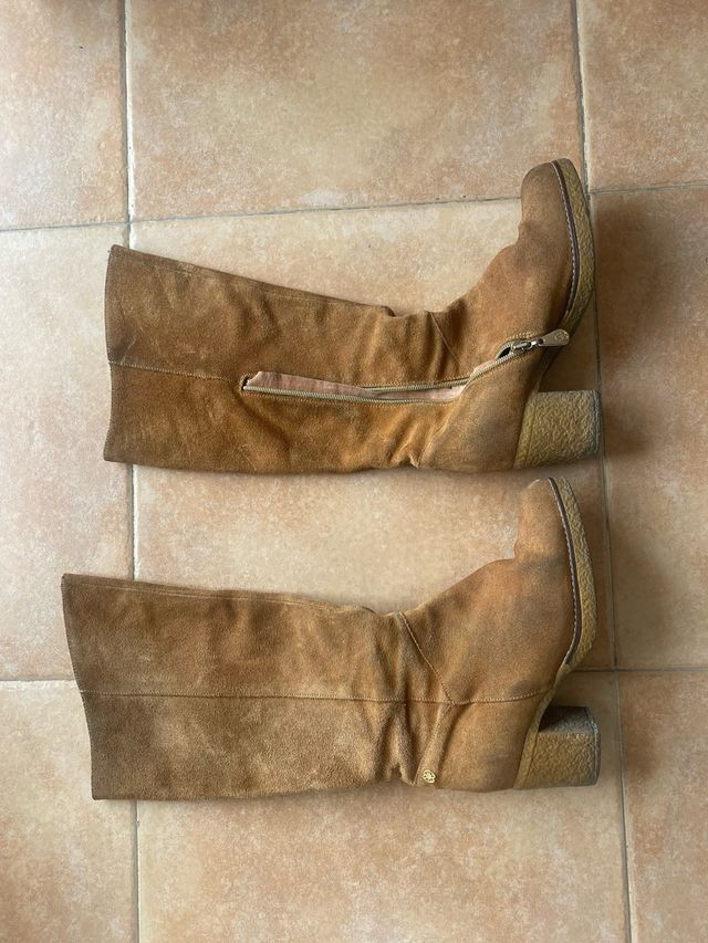 Botas camel de Cuplé