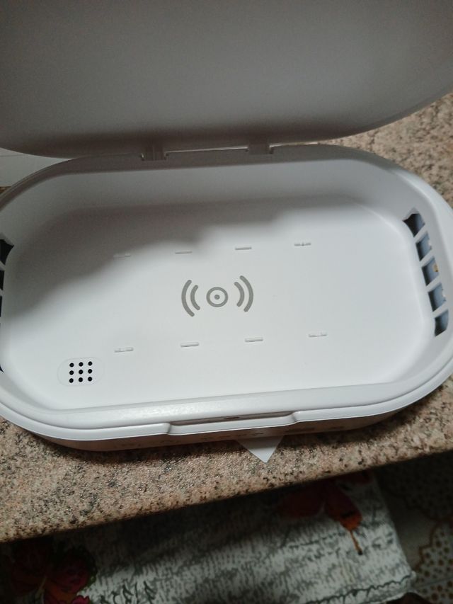 Sterilizzatore con carica wirless 