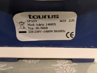 Plancha de vapor Taurus, modelo Adria 1400IX.