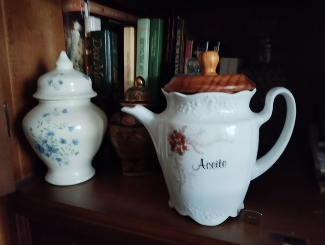 Jarrones y botes de porcelana