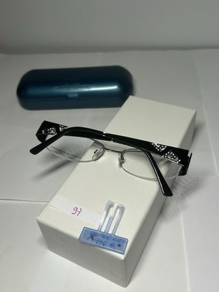 Carolina Herrera gafas para graduar a estrenar