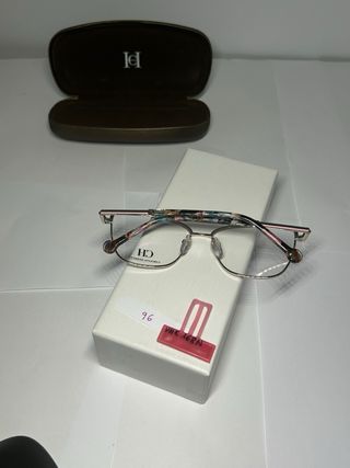 Carolina Herrera gafas para graduar a estrenar