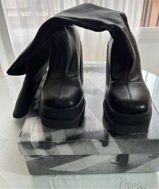 Botas altas negras. Mujer. Talla 37. Stradivarius.