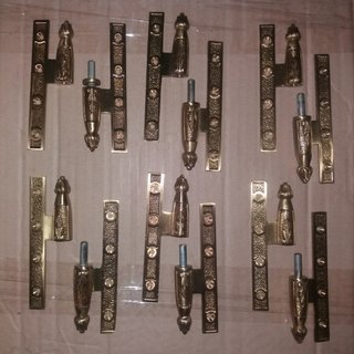 Antiguos pernios para puertas