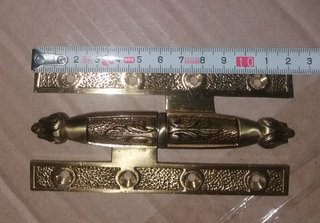 Antiguos pernios para puertas