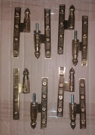 Antiguos pernios para puertas