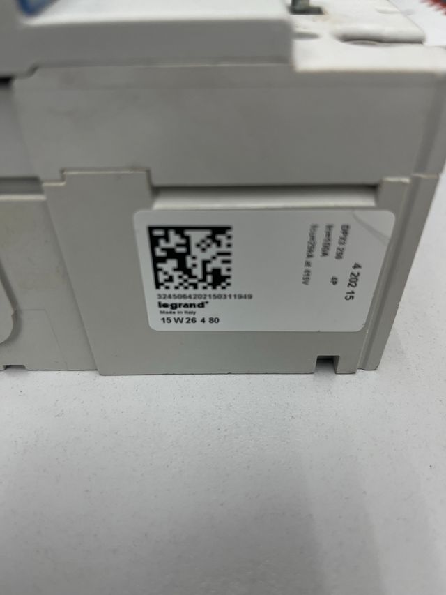 Magnetotermico legrand dpx 250