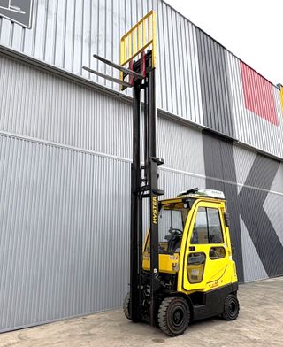 CARRETILLA ELEVADORA GAS 2000 KG ECONOMICA