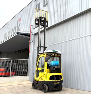 CARRETILLA ELEVADORA GAS 2000 KG ECONOMICA