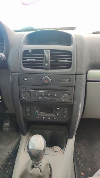 RENAULT CLIO II 1.2 G 2002