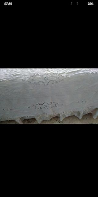 Copriletto matrimoniale ricamato