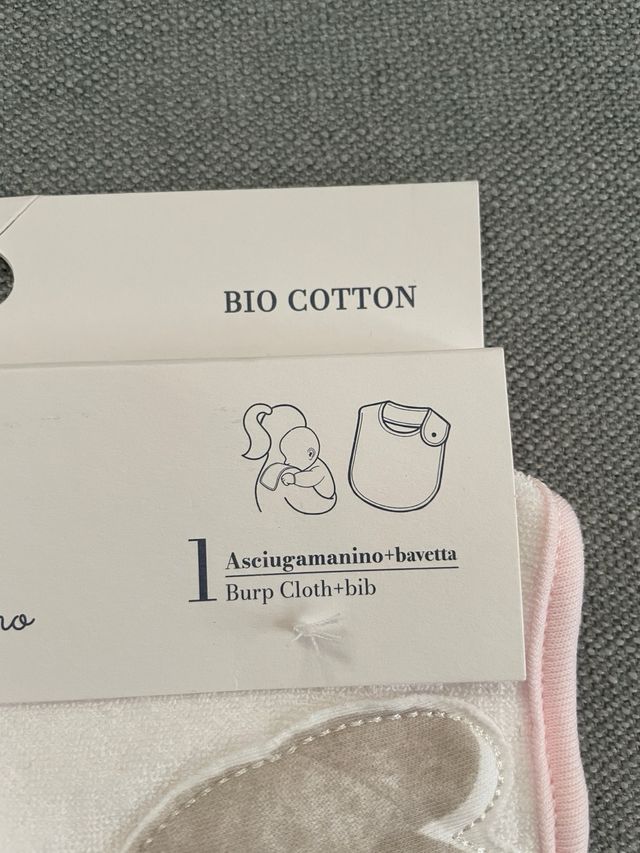 Set bavaglia + asciugamano per neonato