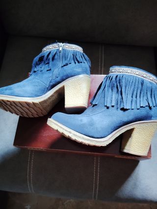Botines flecos