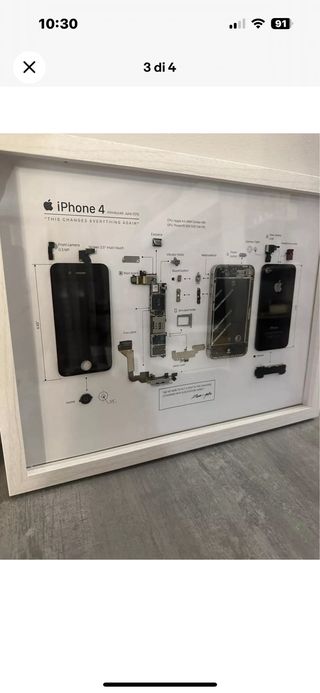 Quadro teardown disassemblato smontato iPhone 4 