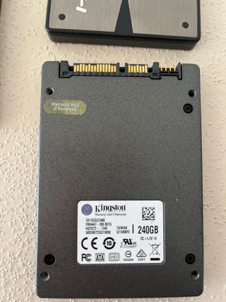 3 discos duros externos SSD Kingston